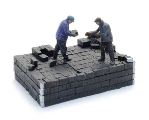 Brikettstapel im Depot, abgebrochen - Artitec 387.622 Spur H0
