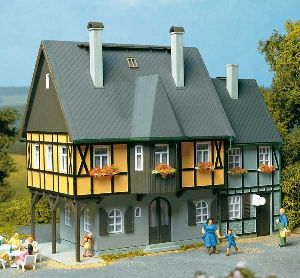 HT Wohnhaus Bahnhofstra�e 1 - Auhagen 12343 Spur H0