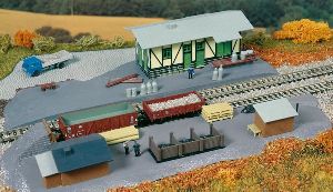 N G�terschuppen mit Ladestr. - Auhagen 14451 Spur N