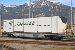 RhB Sb-v 65694 mit Klimacontainer Traveco - Bemo 2292104 Spur H0m