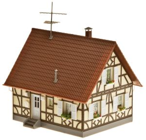 Einfamilienhaus mit Fachwerk - Faller 130221 Spur H0