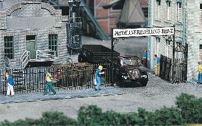 Eisenzaun mit Tor, 1046 mm - Faller 180412 Spur H0