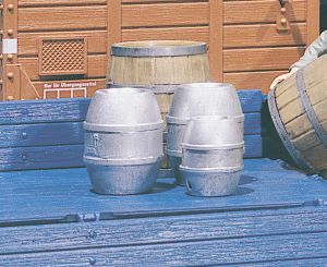 4 Bierf�sser - Faller 333202 Spur 2m / G