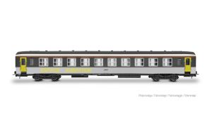 SNCF, Gesellschaftswagen der Bauart DEV AO Espace Animation - Jouef HJ4215 Spur H0