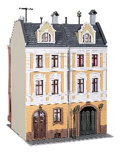 H0 Stadthaus mit Fabrikanbau - Kibri 38389 Spur H0