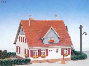 Einfamilienhaus mit Dachgaube - Kibri 8154 Spur H0