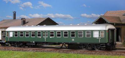 Mitteleinstiegswagen  2.Kl Ep3 gr�n - Kiss 550001 Spur 1