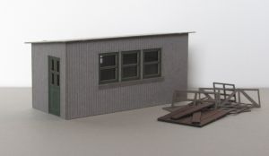 Betriebswerks-Bude mit Schrottteilen - Laffont H2101 Spur H0
