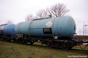 Kesselwagen 406Rb PKP V - Piko 58459 Spur H0