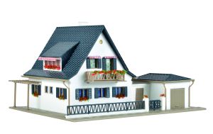 H0 Wohnhaus mit Garage - Vollmer 43718 Spur H0