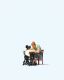 Frau an N�hmaschine
