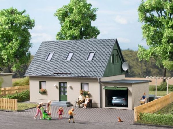 11454 Auhagen - H0 Einfamilienhaus mit Garage - Spur H0