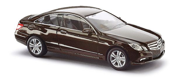 41657 Busch - MB E-Kl.Coupe �CMD� Braun - 1:87