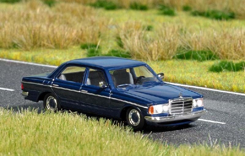 5661 Busch - Mercedes W 123 H0 beleuchtet - 1:87