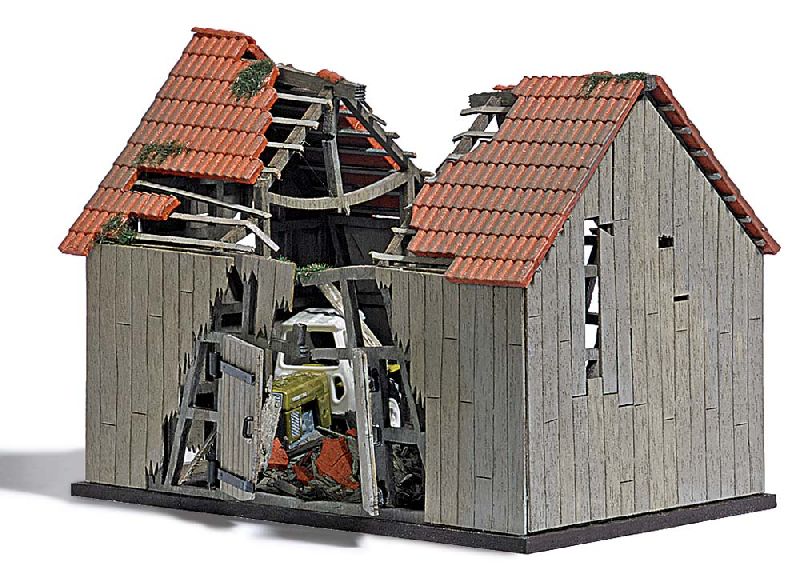 8760 Busch - Verfallene Scheune TT - Spur TT