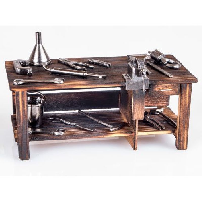 Material: Werkbank Holz geleimt, Zubehör Messing vernickelt