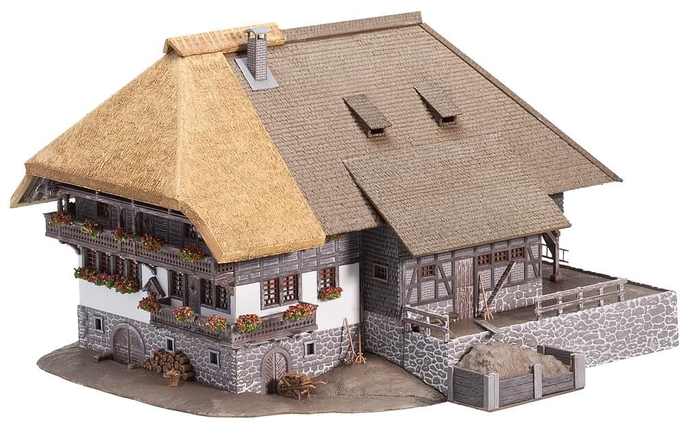 130534 Faller - Schwarzwaldhof mit Strohdach - Spur H0