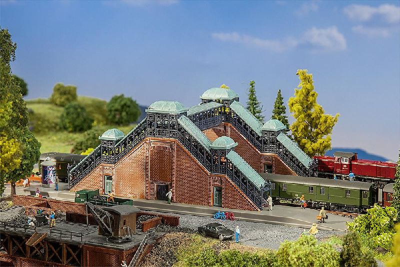 222168 Faller - Fu�g�ngerbr�cke - Spur N