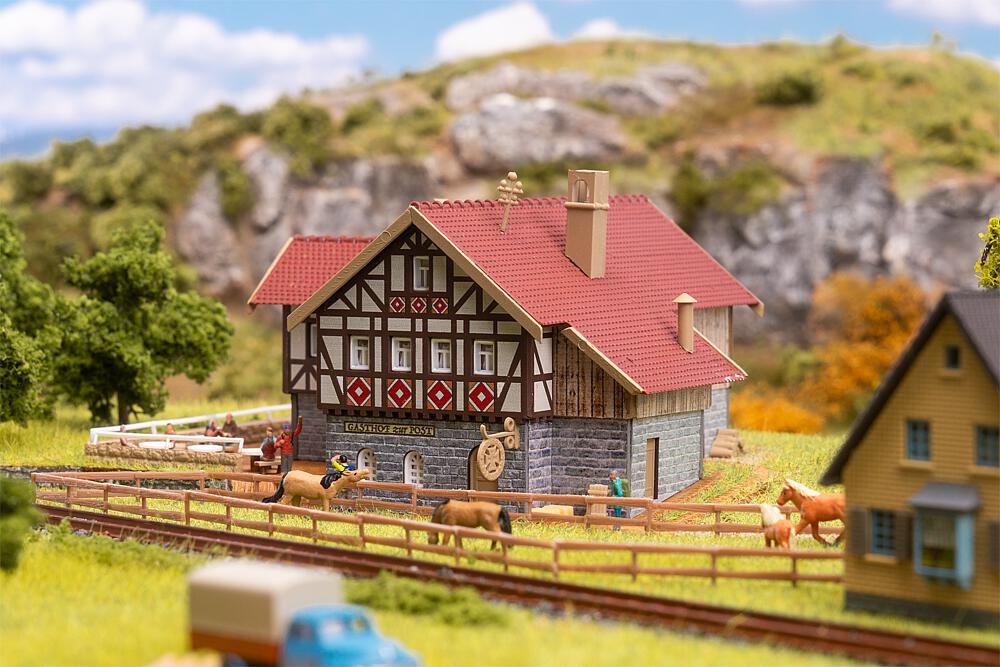 232138 Faller - Gasthaus Zur Post mit Biergar - Spur N