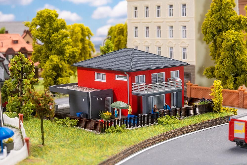 232153 Faller - WeberHaus CityLife, rot - Spur N