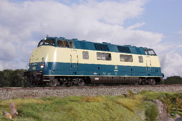 102005 KM1 - 220 060-8 EpIV BD N�rnberg Diesellok - Spur 1