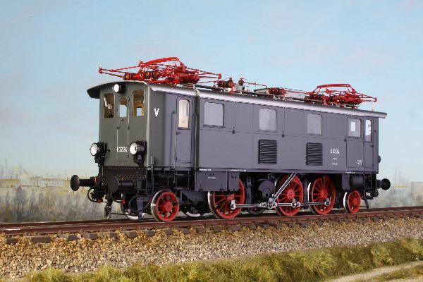 103204 KM1 - E 32 24 DB blaugrau IIIa E-Lok - Spur 1