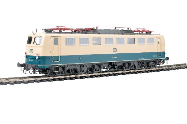 KM1 E 50 E-Lok Spur I 
	   BD Essen Bw Hagen Eckesey, senkrechte Lüftergitter, 1 Einzel-, 2 Doppellampen, RAL 5020/1014
