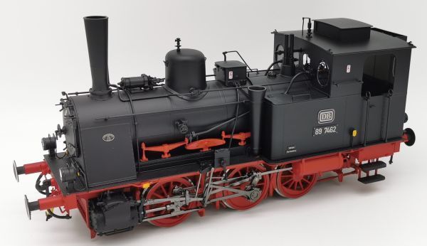 KM1 BR 89 Dampflok Spur I 
	   Einheitslackierung RAL 9005/3000, DRG Laternen (2 vorne / 2 hitnen), Druckluftbremse, Hülsenpuffer, ohne Glocke, ca. 1962