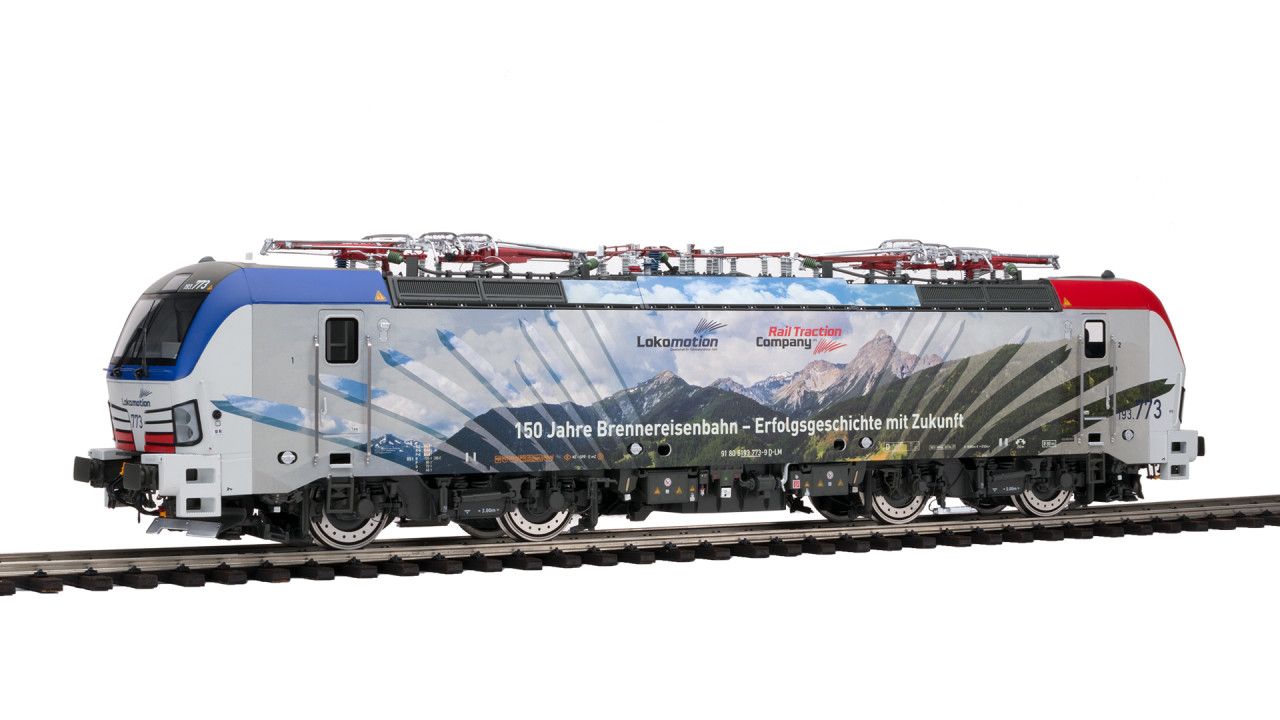 limitiert auf 25 Exemplare, Werbemotiv "150 Jahre Brennereisenbahn", weiß/blau/grün, 4 Stromabnehmer, Zulassung D/A/I