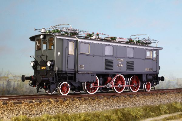 113202 KM1 - E 32 12, Ep.IIb DRG blaugrau FS E-Lok - Spur 1