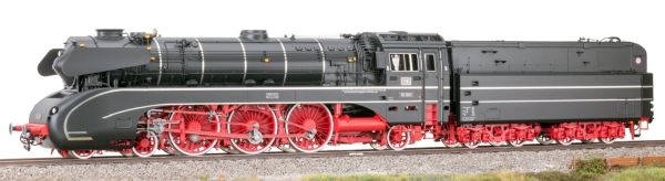 Kessel/Fahrwerk Messing, Zustand 1973 Ablieferung, Spitzenlicht 3x DB weiß, 2x DB rot, Kesselringe Messing, Radreifen Messing, auf 10 Exemplare limitertes Modell der 10 001 in Messingoptik