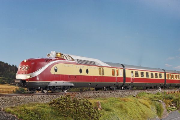 Dieseltriebwagen VT 11.5 / BR 601. Komplettgarnitur 7-teilig. Mindestradius 910 mm, LüP 7-teilig ca. 289 cm, Gewicht ca. 11 kg