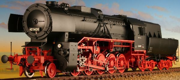 Degenkolb Windleitbleche, Wannentender 2‘2‘T30, Aufbau schwarz, Fahrwerk rot, niedriger Schornstein, 2-fach Spitzenlicht, Streben mit Aufstieg zur Rauchkammer, Rauchkammerzentralverschluss