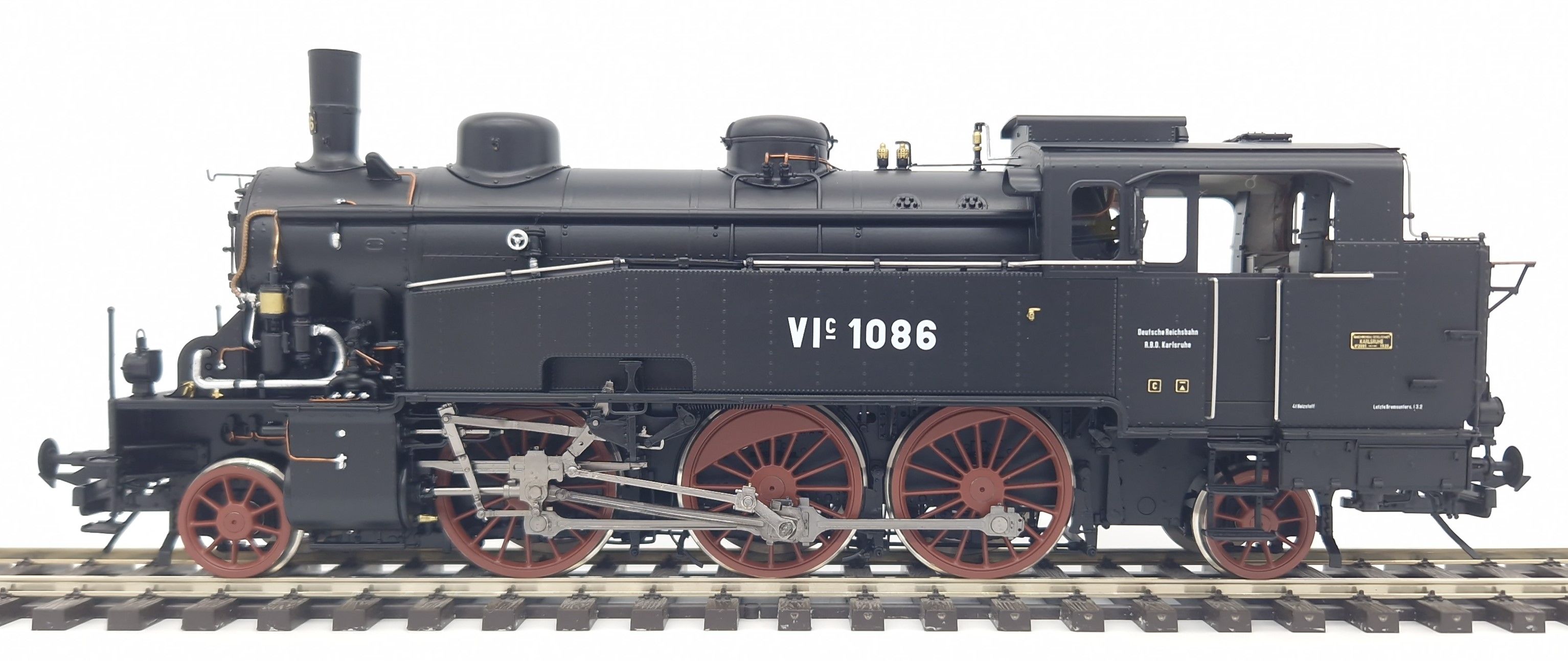 2x Gaslaterne, ohne Glocke, niedriger Kohlekasten mit Deckel, Schornsteinaufsatz,
