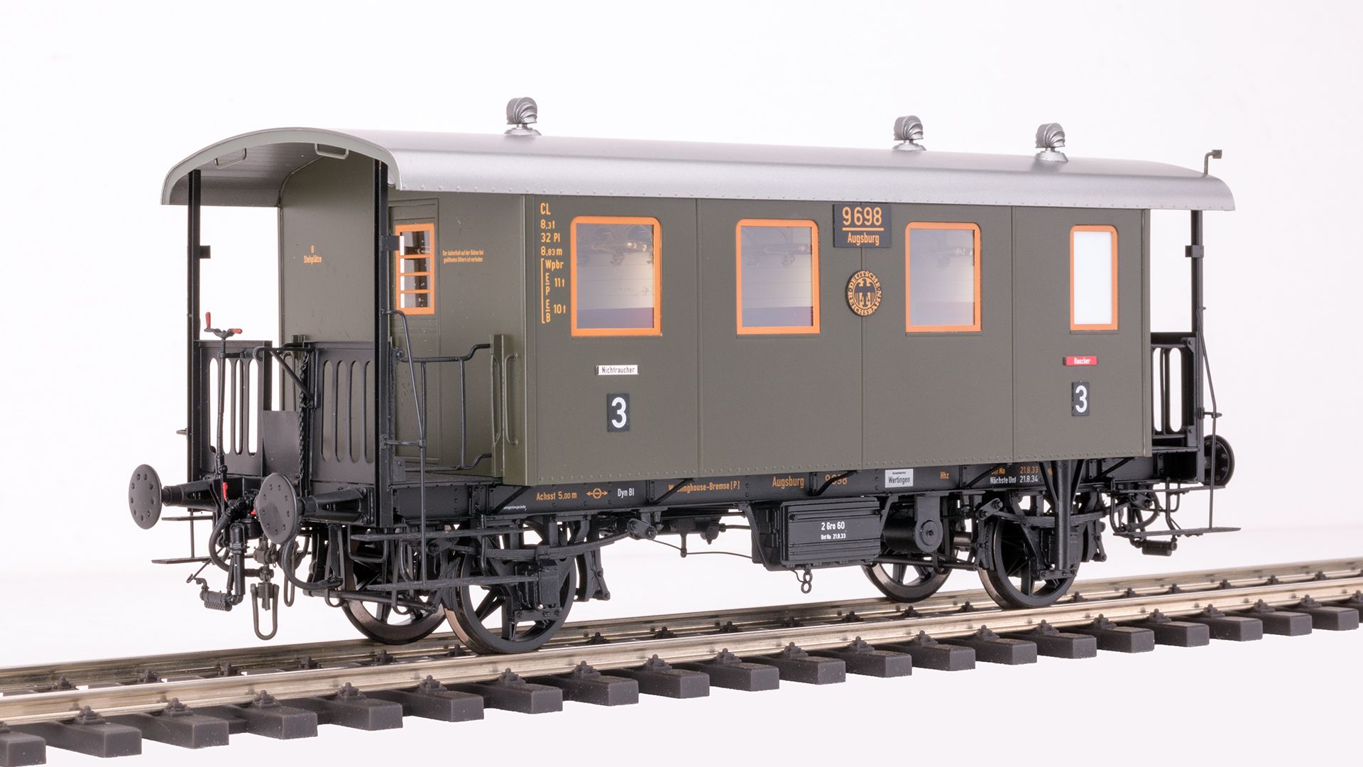 Beschriftungen A (Regensburg), B (Augsburg). Lokalbahn-Personenwagen 2./3. Klasse der Deutsche Reichsbahn, mit Innenbeleuchtung und Decoder, Messingmodell der Premium Edition