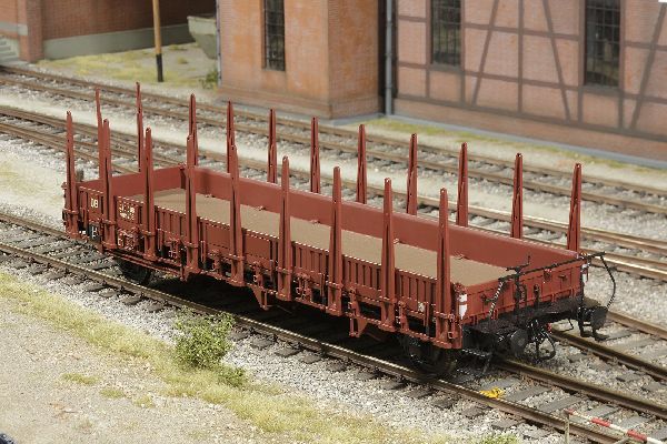 203359 KM1 - Rungenwagen Rmms 33 EpIV Bahndienst ozeanblau mit Stahlbordw - Spur 1