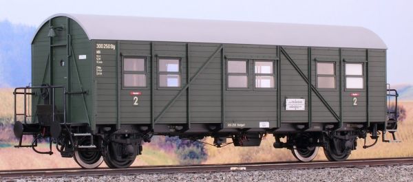 204301A KM1 - Behelfspersonenwagen Mci DRG II - Spur 1