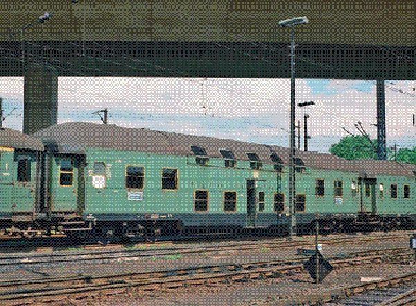 205004 KM1 - Wagenset aus je 1x2/3. 3/3 und 3. Pack-/ - Spur 1