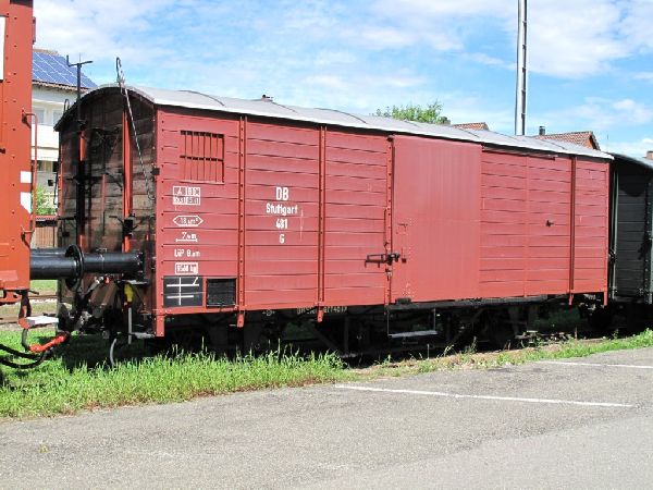 Pufferwagen Museum gedeckter Güterwagen mit Regelspur-Puffer, schweres Sprengwerk A