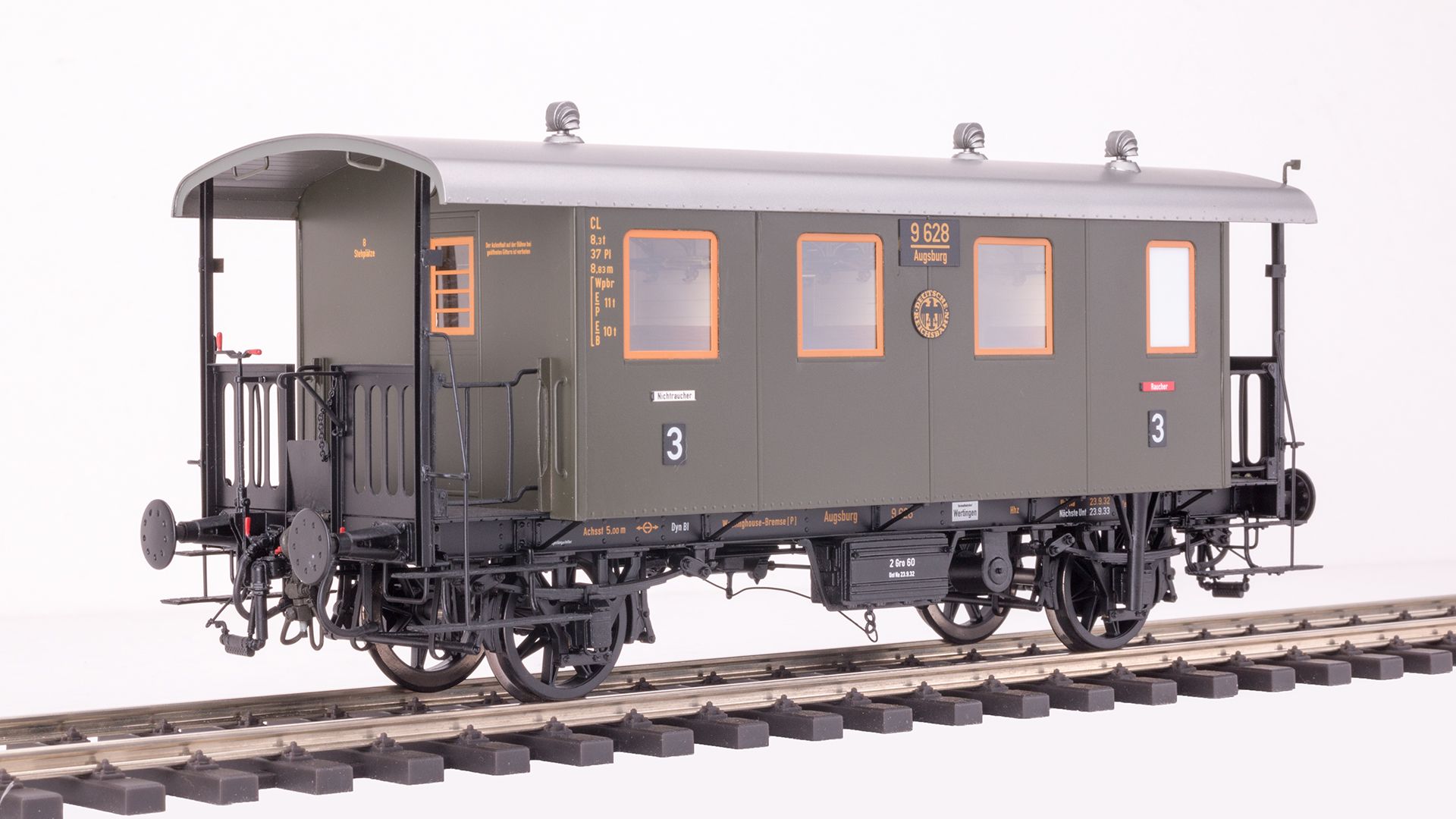 Beschriftungen A (Regensburg), B (Augsburg). Lokalbahn-Personenwagen 3. Klasse der Deutsche Reichsbahn, mit Innenbeleuchtung und Decoder, Messingmodell der Premium Edition