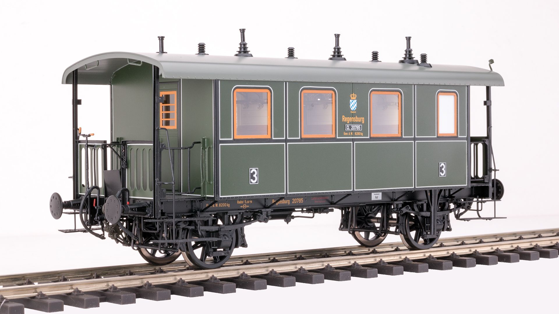 Beschriftungen A (Regensburg), B (Regensburg). Lokalbahn-Personenwagen der Königlich Bayrische Staatsbahn, mit Innenbeleuchtung und Decoder, Messingmodell der Premium Edition