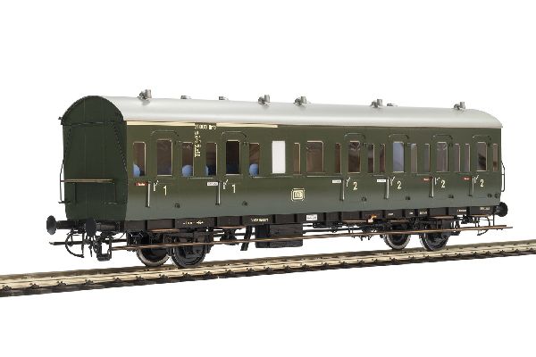 Einheits-Abteilwagen BC-21. Beschriftungsvariante A, B. Premium Edition aus Messing und Edelstahl. Innenbeleuchtung schaltbar, Federpuffer, Schraubkupplungen austauschbar, Kurzkupplung mit Kulissenfüh