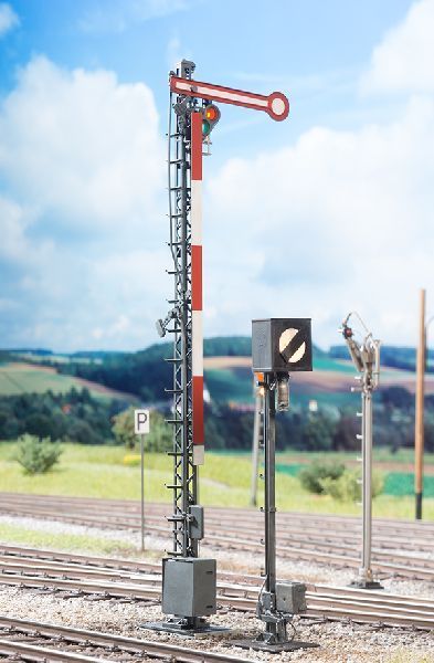 Formsignal zweiflügelig, mit Digitalantrieb, Servo inkl. Decoder, Petroleumlaterne, Mastfarbe grau (RAL 7011), DRG
