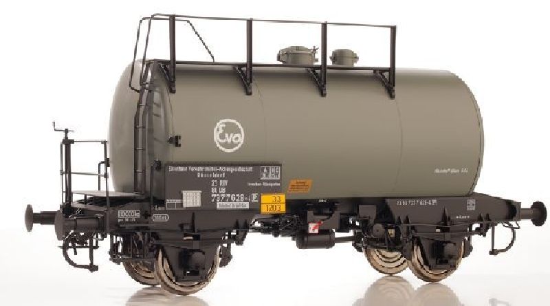 266095 Kiss - Tankwagen EVA 23 80 737 2 628-4, DB Ep.4 - Spur 1