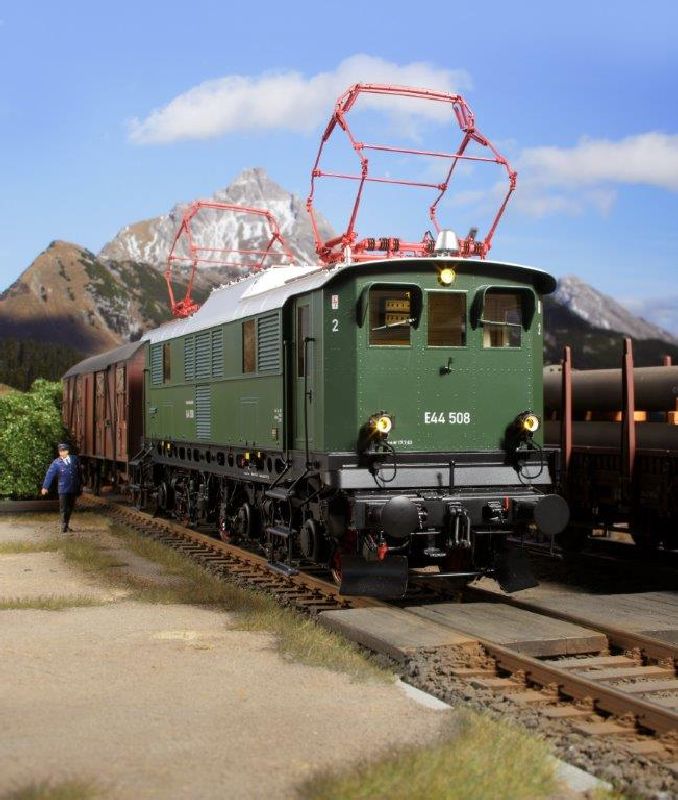 410025 Kiss - E 44 507 DB Museum chromoxidgr�n E-Lok - Spur 0