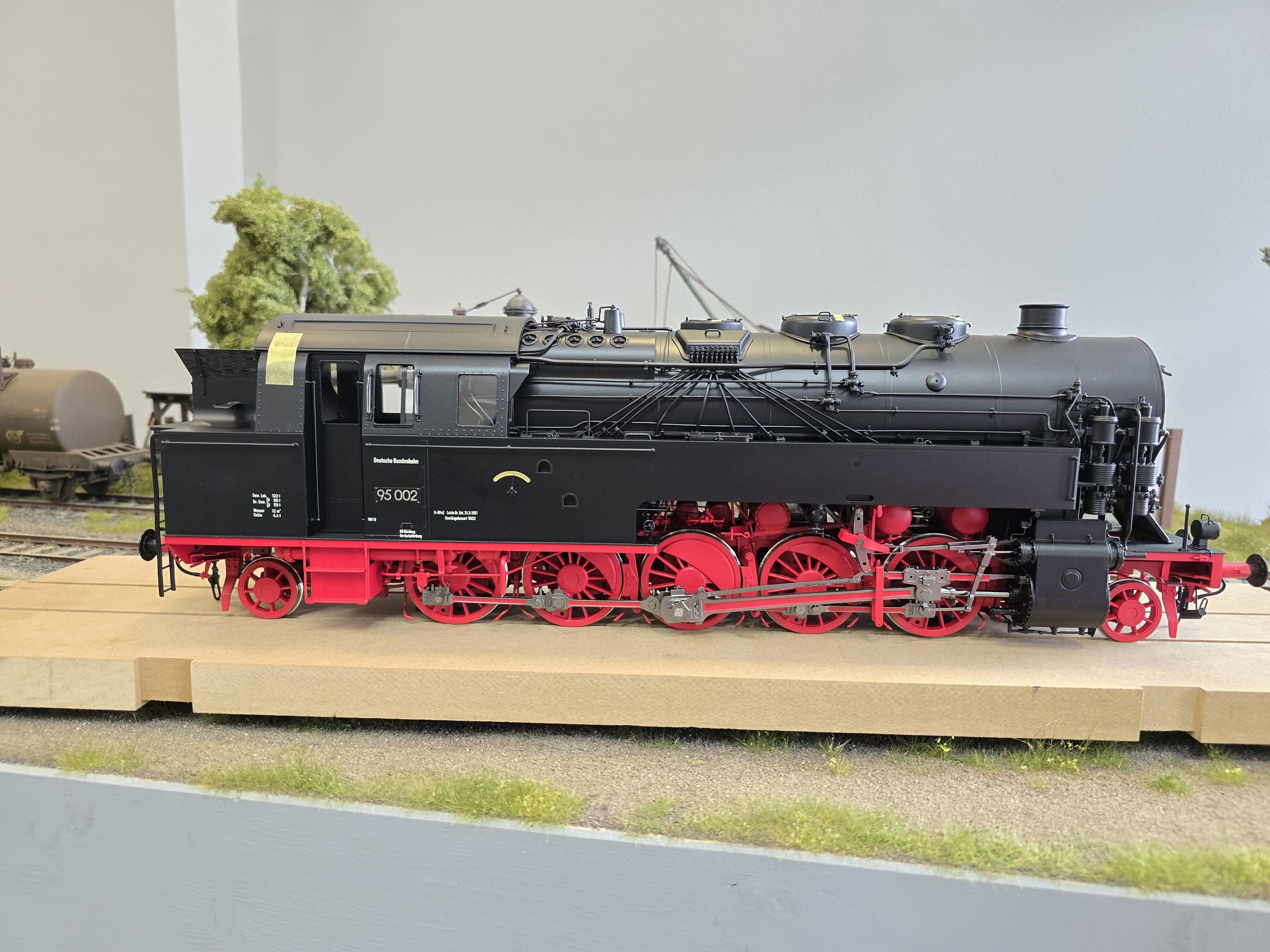 Zustand 1953, Deutsche Bundesbahn, 2x elektrische Lampen, Kohlekastenaufsatz