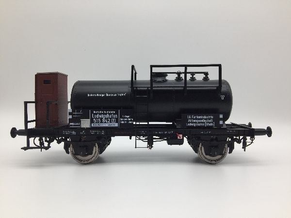 560701 Kiss - Kesselwagen IG Farben schwarz DRG II mit BH - Spur 1