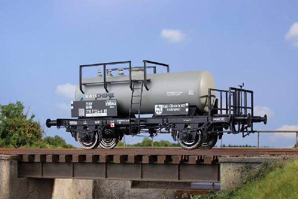 560709 Kiss - Kesselwagen Kali Chemie  DB IV betongrau - Spur 1