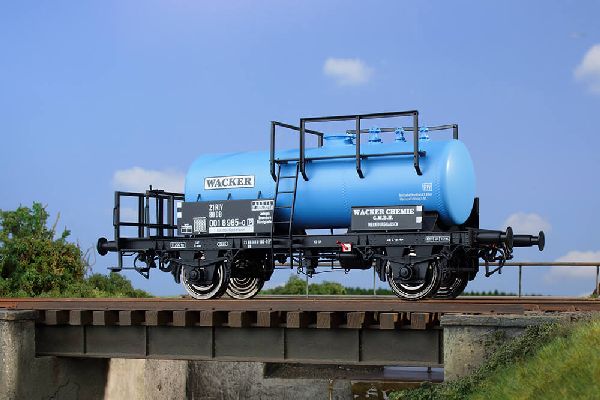 560710 Kiss - Kesselwagen Wacker DB IV lichtblau - Spur 1
