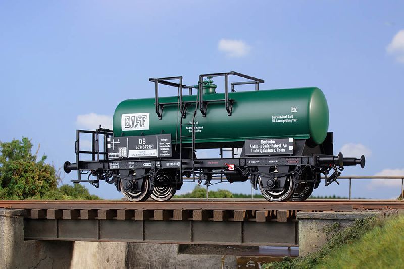 560807 Kiss - Kesselwagen BASF Ep. IV - Spur 1